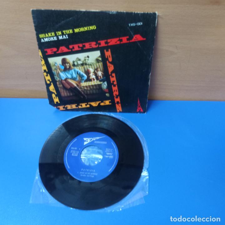 Disques de vinyle: SINGLE DISCO DE VINILO - PATRIZIA - SHAKE IN THE MORNING / AMORE MAI