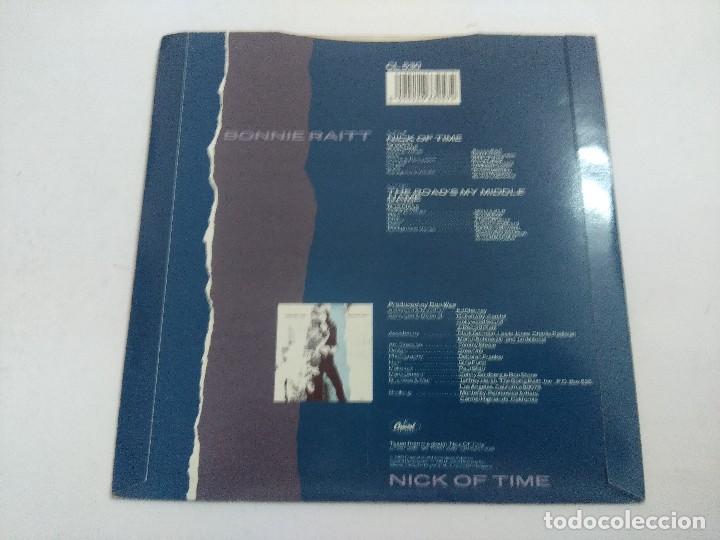 Discos de vinilo: SINGLE/BONNIE RAITT/NICK OF TIME. - Foto 3