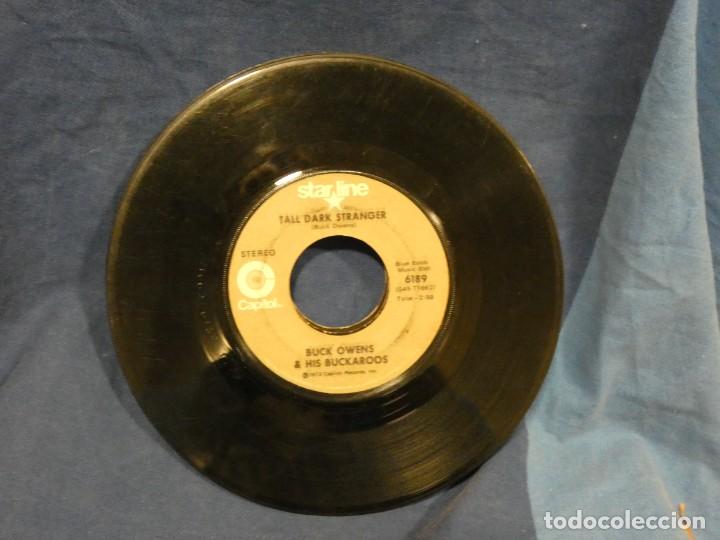 Disques de vinyle: BOXX129 SINGLE 7 PULGADAS USA ESTADO ACEPTABLE BUCK OWENS & HIS BUCKAROOS TALL DARK.. - BIG IN VEGAS