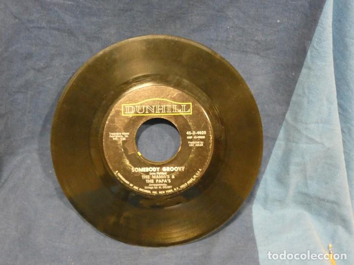 Disques de vinyle: BOXX129 SINGLE 7 PULGADAS USA ESTADO ACEPTABLE MAMA'S & PAPA'S SOMEBODY GROOVY - CALIFORNIA DREAMING
