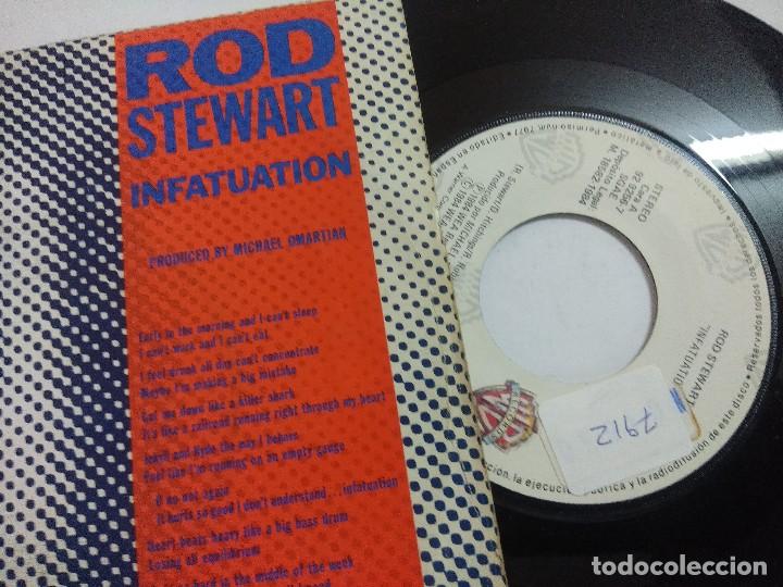 Discos de vinilo: SINGLE/ROD STEWART/INFATUATION. - Foto 2