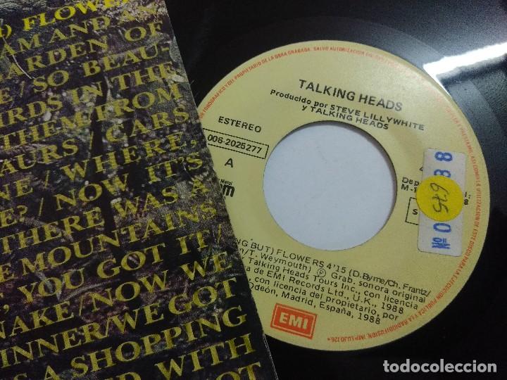Discos de vinilo: SINGLE/TALKING HEADS/NOTHING BUT FLOWERS. - Foto 2