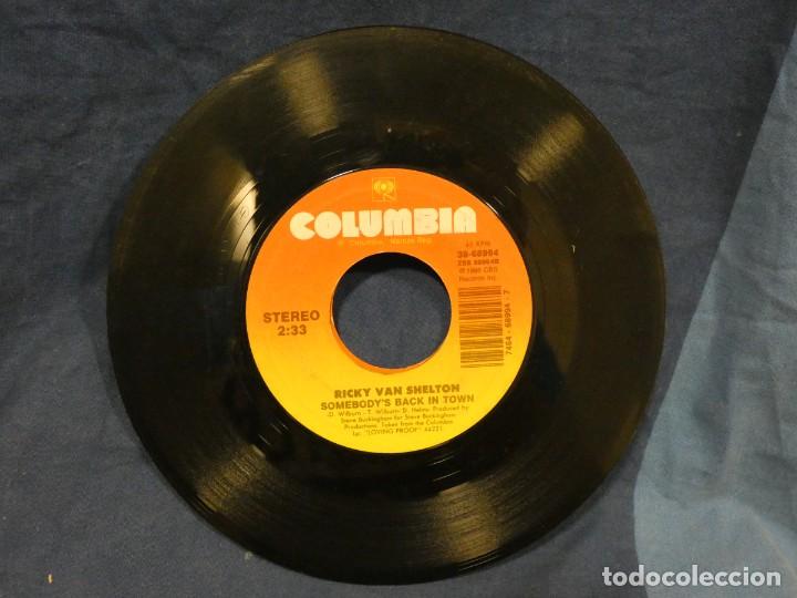 Dischi in vinile: BOXX129 SINGLE 7 PULGADAS USA ESTADO ACEPTABLE RICKY VAN SHELTON SOMEBODY'S BACK IN TOWN