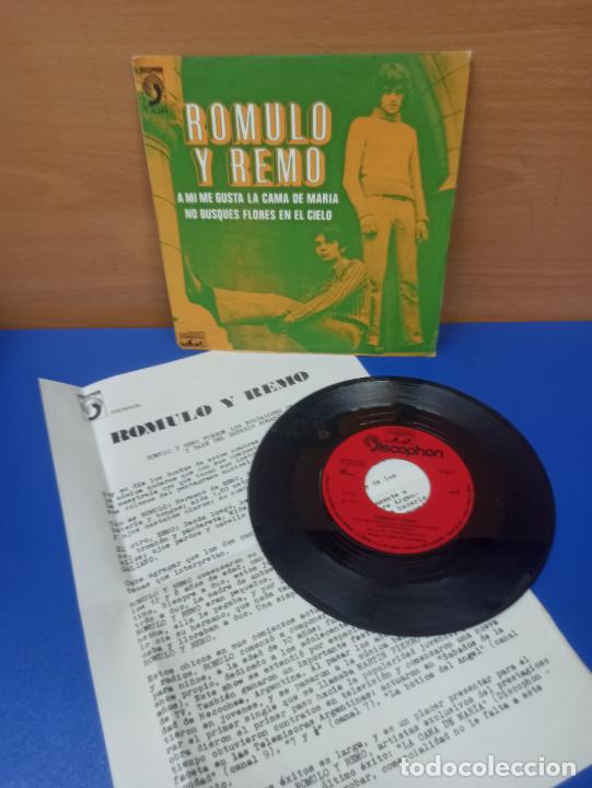 Disques de vinyle: SINGLE DISCO VINILO ROMULO Y REMO A MI ME GUSTA LA CAMA DE MARIA + HOJA PROMOCIONAL