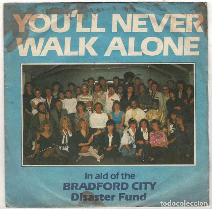 Discos de vinilo: The Crowd - Youll never walk alone / Messages. Single - Foto 1