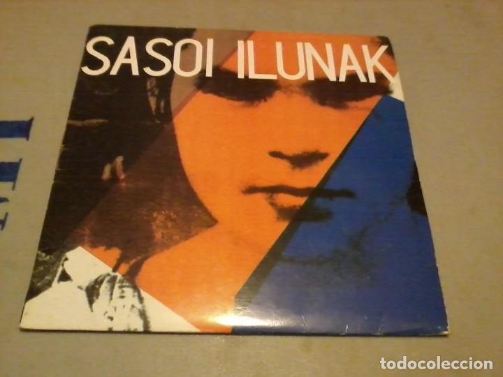 Discos de vinilo: Sasoi Ilunak LP Esp.1991 insert letras - Foto 1