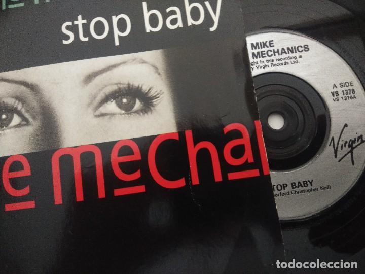 Discos de vinilo: MIKE & THE MECHANICS/STOP BABY/SINGLE. - Foto 2