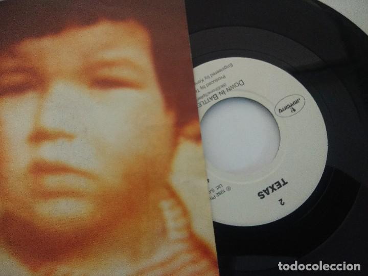 Discos de vinilo: TEXAS/ALONE WITH YOU/SINGLE. - Foto 2