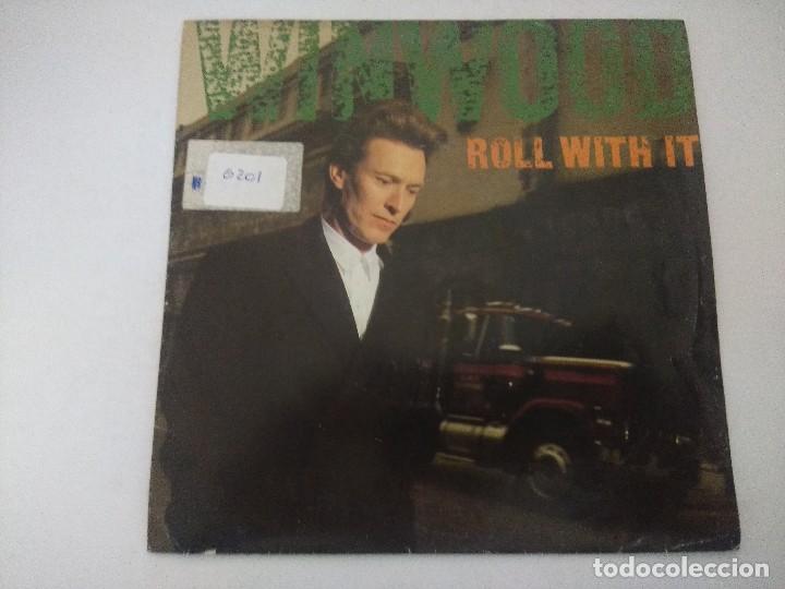 Discos de vinilo: STEVE WINWOOD/ROLL WITH IT/SINGLE. - Foto 1