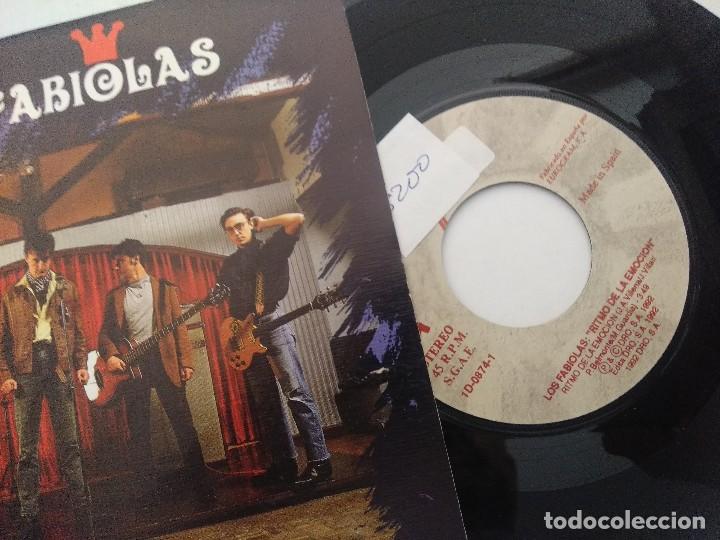 Discos de vinilo: LOS FABIOLAS/RITMO DE LA EMOCION/SINGLE. - Foto 2