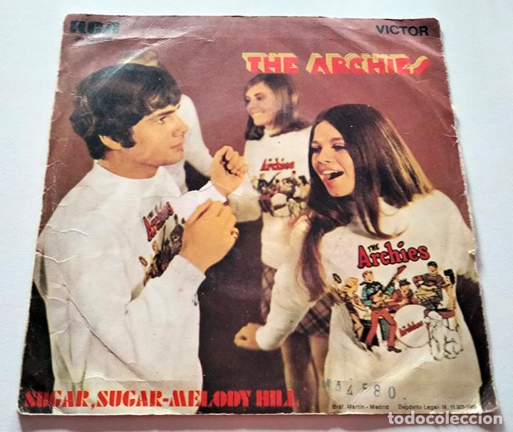 Discos de vinilo: VINILO SINGLE DE THE ARCHIES. SUGAR, SUGAR. 1969. - Foto 2