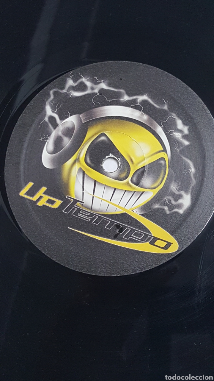 Discos de vinilo: VINILO DE DJ CRISTIAN & DJ BABIT &rdquo;NOT ALONE&rdquo; - Foto 3