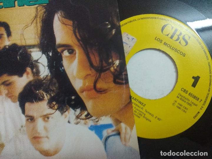Discos de vinilo: LOS MOLUCOS/MARTINEZ/SINGLE PROMOCIONAL. - Foto 2