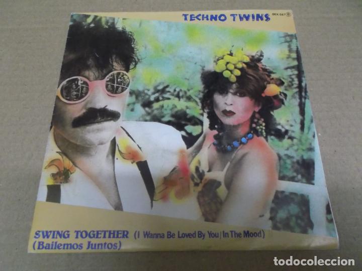 Discos de vinilo: TECHNO TWINS (SINGLE) SWING TOGETHER A&Ntilde;O &ndash; 1982 - PROMOCIONAL - Foto 1