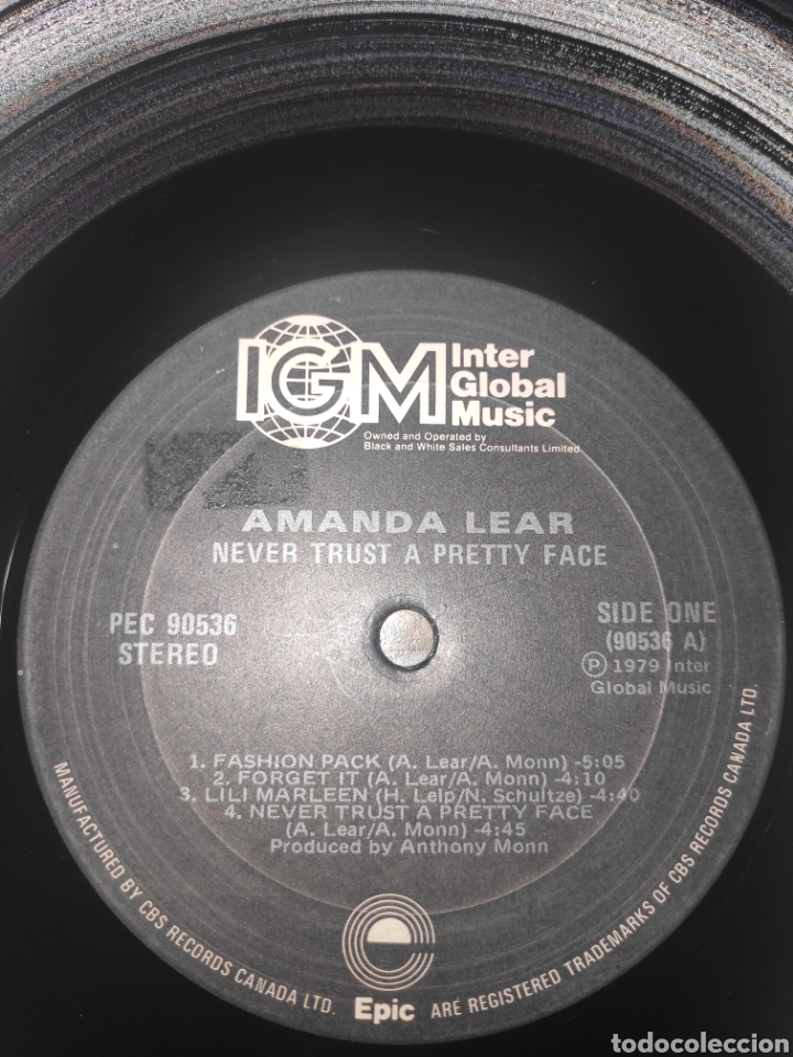 Discos de vinilo: Vinilo album Canad&aacute; - Amanda Lear - Never trust a pretty face - Foto 2