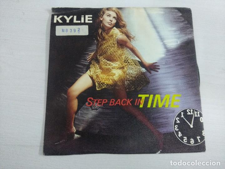 Discos de vinilo: KYLIE MINOGUE/STEP BACK IN TIME/SINGLE. - Foto 1