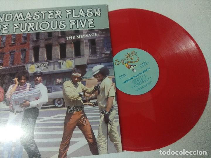 Discos de vinilo: GRANDMASTER FLASH & THE FURIOUS FIVE/THE MESSAGE/VINILO ROJO. - Foto 2 - 293881198
