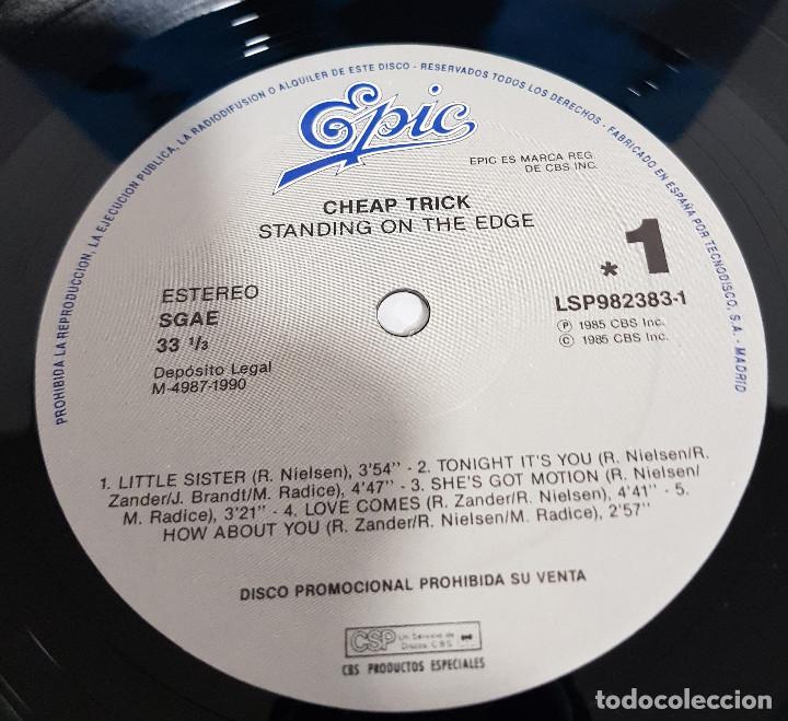 Discos de vinilo: CHEAP TRICK - STANDING ON THE EDGE - Foto 2