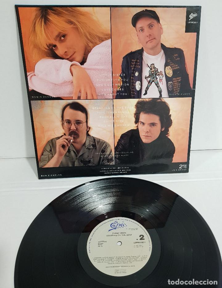 Discos de vinilo: CHEAP TRICK - STANDING ON THE EDGE - Foto 3