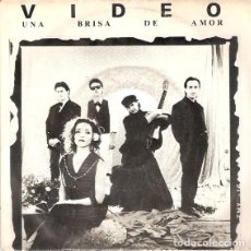Discos de vinilo: VIDEO-UNA BRISA DE AMOR + CUENTOS EN LA MADRUGADA SINGLE EDITADO POR TWINS EN 1989. Lote 295400913