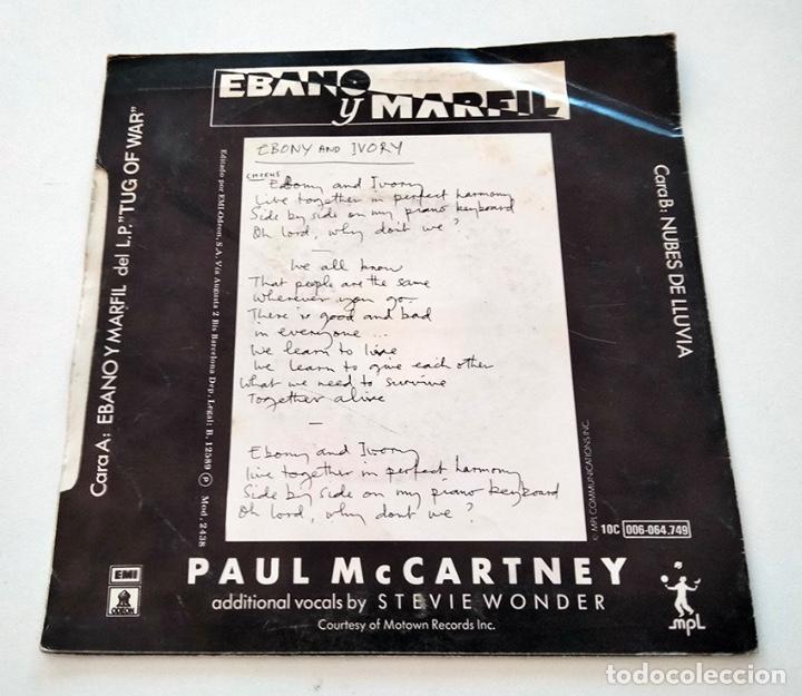 Discos de vinilo: VINILO SINGLE DE PAUL McCARTNEY. EBONY AND IVORY. 1982. - Foto 2