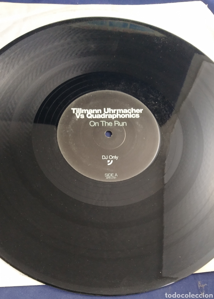 Discos de vinilo: LP TILLMANN UHRMACHER VS QUADRAPHONICS. ON THE RUN. DJ ONLY - Foto 2 - 296816538