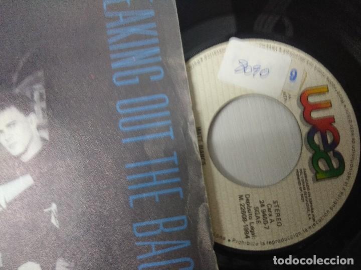 Discos de vinilo: MATT BIANCO/SNEAKING OUT THE BACK DOOR/SINGLE. - Foto 2