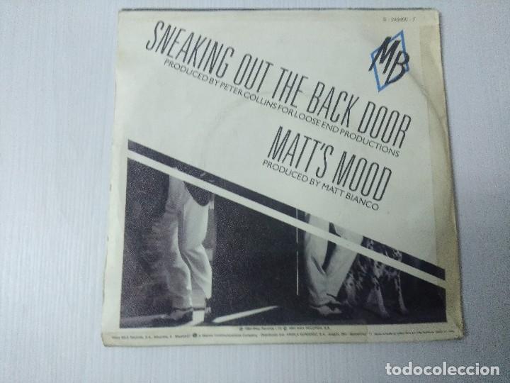 Discos de vinilo: MATT BIANCO/SNEAKING OUT THE BACK DOOR/SINGLE. - Foto 3