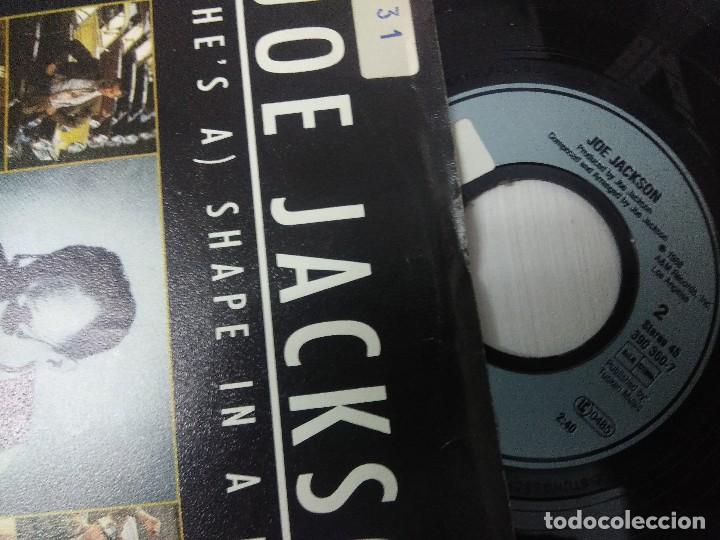 Discos de vinilo: JOE JACKSON/SHAPE IN A DRAPE/SINGLE. - Foto 2