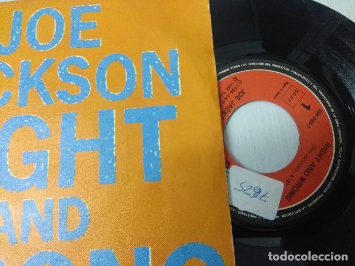 Discos de vinilo: JOE JACKSON/RIGHT AND WRONG/SINGLE. - Foto 2