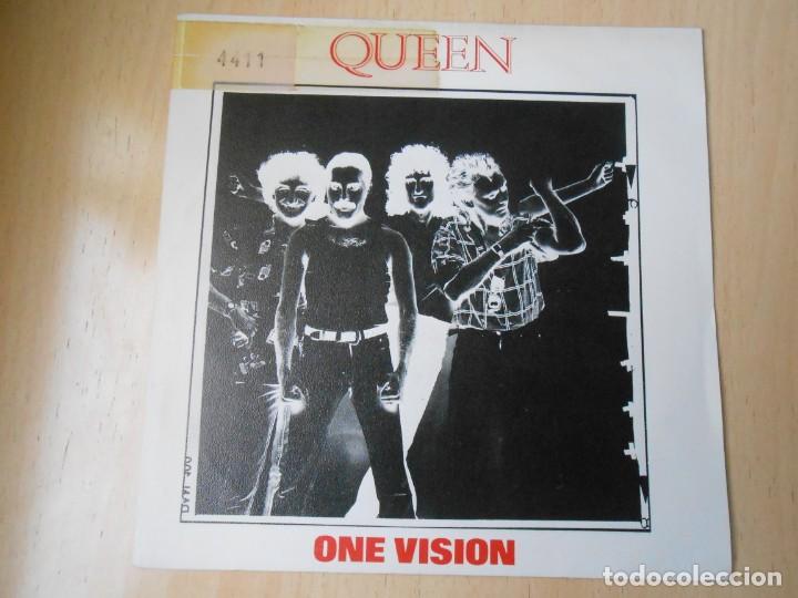 Discos de vinilo: QUEEN, SG, ONE VISION + 1 , A&Ntilde;O 1985 - Foto 1