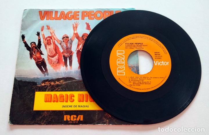 Discos de vinilo: VINILO SINGLE DE VILLAGE PEOPLE. MAGIC NIGHT. 1981. - Foto 3