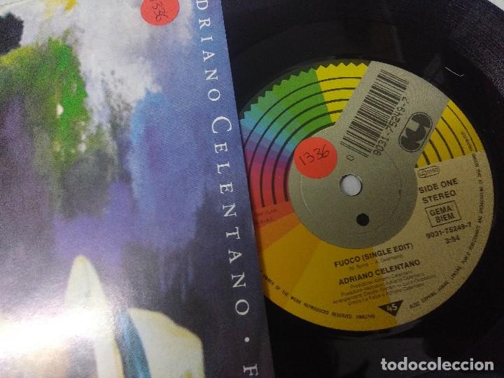 Discos de vinilo: ADRIANO CALENTANO/FUOCO/SINGLE. - Foto 2