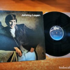 Discos de vinilo: JOHNNY LOGAN THE JOHNNY LOGAN ALBUM LP DEL AÑO 1980 ESPAÑA EUROVISION IRLANDA CONTIENE 12 TEMAS. Lote 298480848