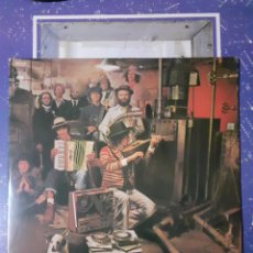 Discos de vinilo: THE BASEMENT TAPES. DYLAN AND THE BAND. GATEFOLD. 2 LP. HOL.1975? CBS 88147-1 AL 33683. DISCOS EX EX. Lote 298529913