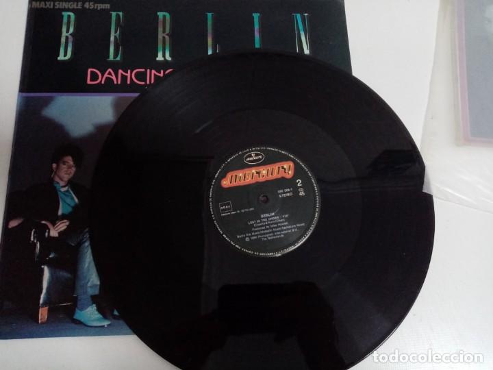 Discos de vinilo: DISCO DE VINILO MAXI SINGLE BERLIN - DANCING IN BERLIN MERCURY 1984 - Foto 4