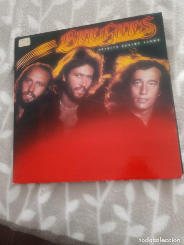 Discos de vinilo: Spirits Having Flown The Bee Gees. Editado en UK 1979. Portada doble. Gran presentaci&oacute;n