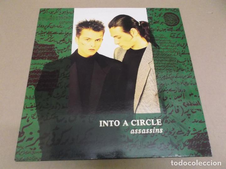 Discos de vinilo: INTO A CIRCLE (LP) ASSASSINS A&Ntilde;O &ndash; 1988