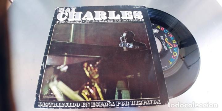 Discos de vinilo: RAY CHARLES-SINGLE YESTERDAY - Foto 1
