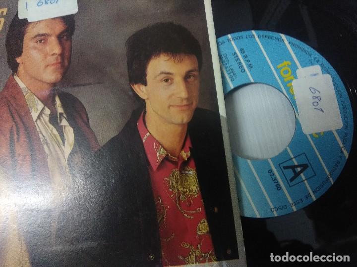 Discos de vinilo: LOS CALIS/DOS CLAVELES/SINGLE. - Foto 2