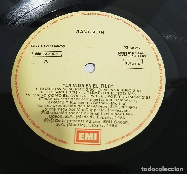 Discos de vinilo: RAMONCIN - LA VIDA EN EL FILO - Foto 2