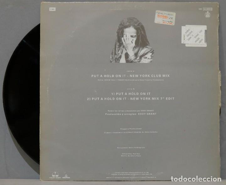 Discos de vinilo: MAXI SINGLE. EDDY GRANT. PUT A HOLD ON IT - Foto 2