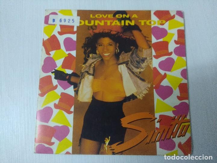Discos de vinilo: SINITTA/LOVE ON A MOUNTAIN TOP/SINGLE. - Foto 1