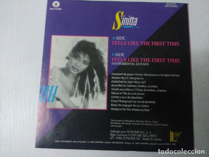 Discos de vinilo: SINITTA/FEELS LIKE THE FIRST TIME/SINGLE. - Foto 3