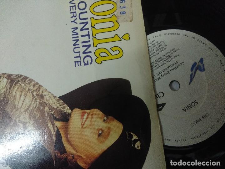 Discos de vinilo: SONIA/COUNTING EVERY MINUTE/SINGLE. - Foto 2