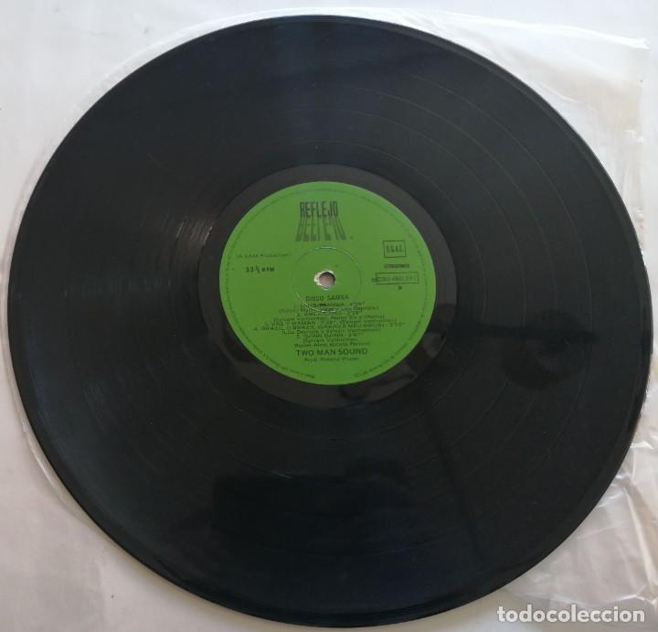 Discos de vinilo: Two Man Sound, Disco Samba (Versi&oacute;n Integra), Reflejo 10C 062-060241 - Foto 4