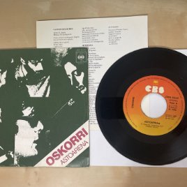 Oskorri - Astoarena / Emazurtz SPAIN 1977 Folk Vasco - Incluye Hoja de Letras -Psycho Wah Wah Guitar