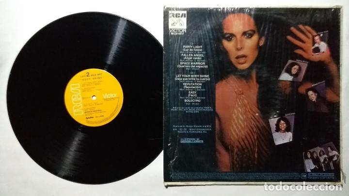 Discos de vinilo: MUNICH MACHINE BODY SHINE GIORGIO MORODER LP 1979 EDICION MEX - Foto 2