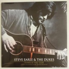 Discos de vinilo: STEVE EARLE & THE DUKES DOWN AT THE CLUB 2-LP UK 2015 PORTADA GATEFOLD. Lote 306236668