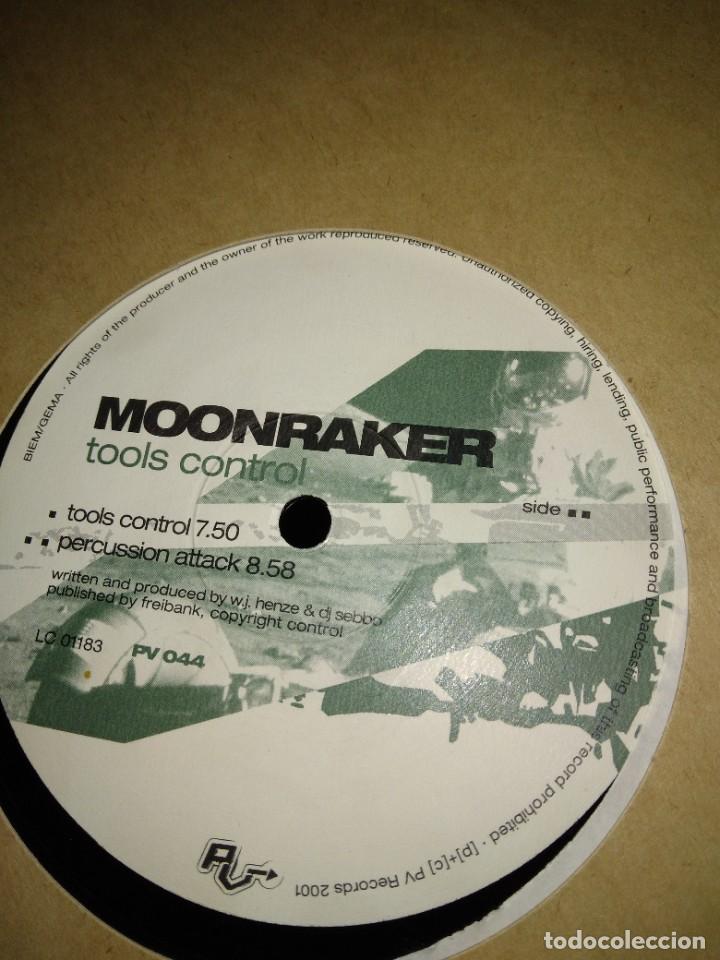 Discos de vinilo: TECHNO MAXI 12&rdquo; - MOONRAKER - TOOLS CONTROL (Germany. 2001) - Foto 2